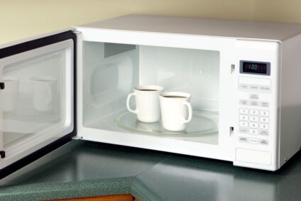 Kann man Kaffee in der Mikrowelle aufwärmen?